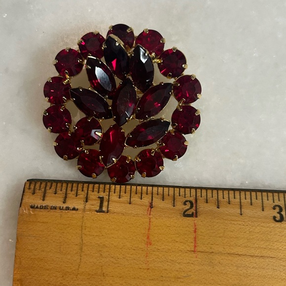 Ruby Red Pin / Brooch - Picture 2 of 5